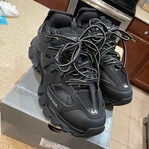 Balenciaga’s only worn 3 times. In excellent condition